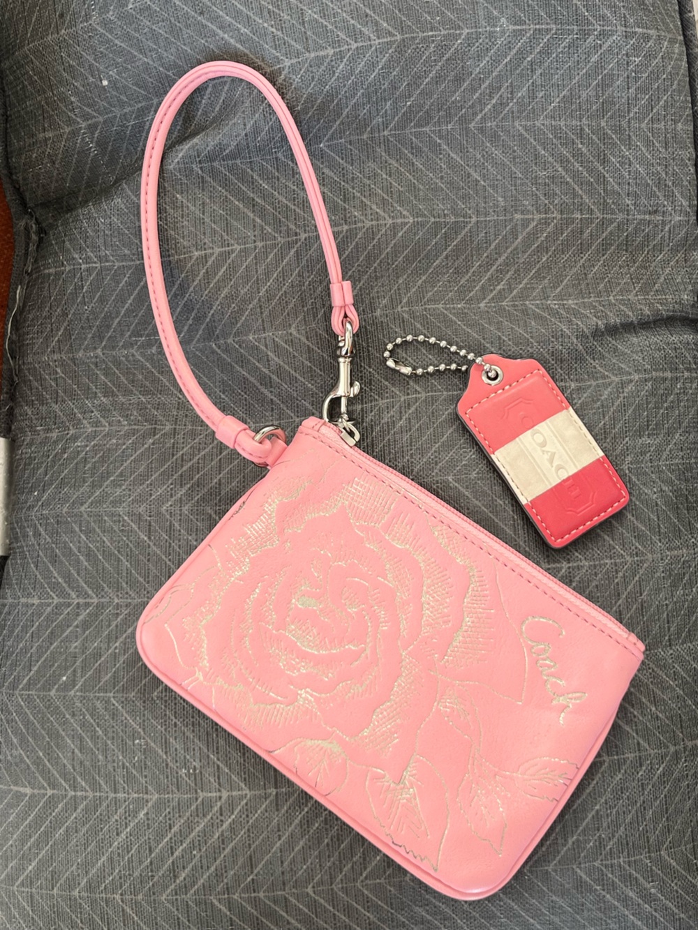 EUC Coach Rose Wristlet with Large Pink and Cream Stripes Hang Tag - Picture 13 of 13
